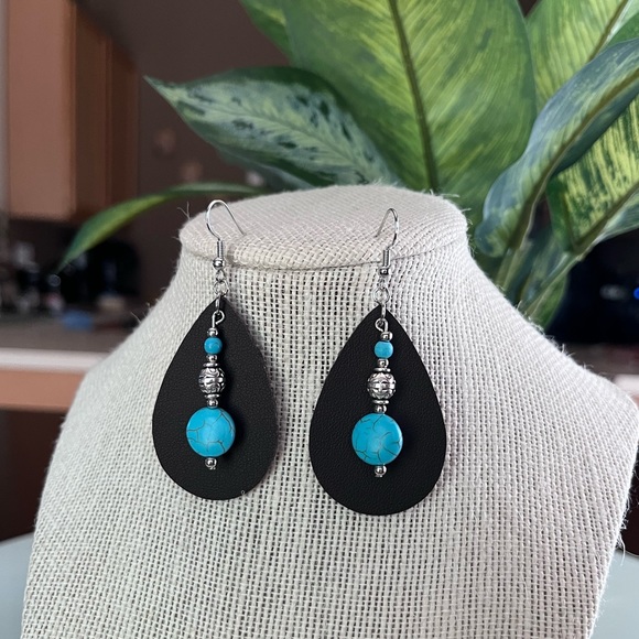 💙Handmade Earrings 💙 - Picture 6 of 11